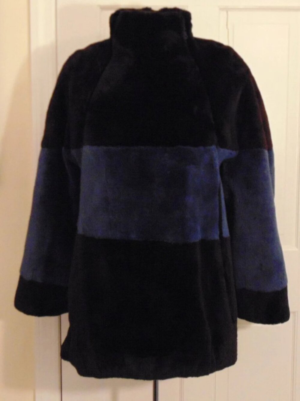 Preloved Sheared Beaver Ski Sweater: Black and Navy Fur Top